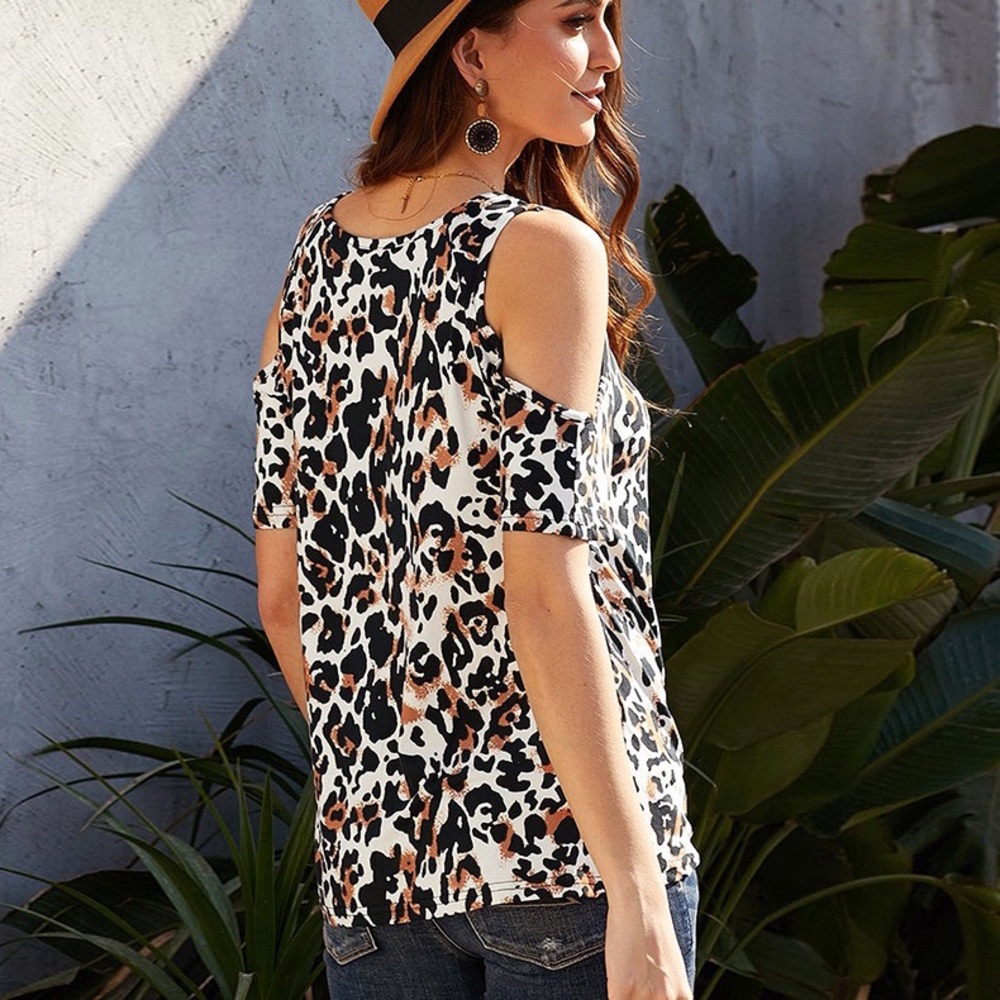 ♦️🆕 Leopard Print Cold Shoulder Tee - Picture 4 of 4